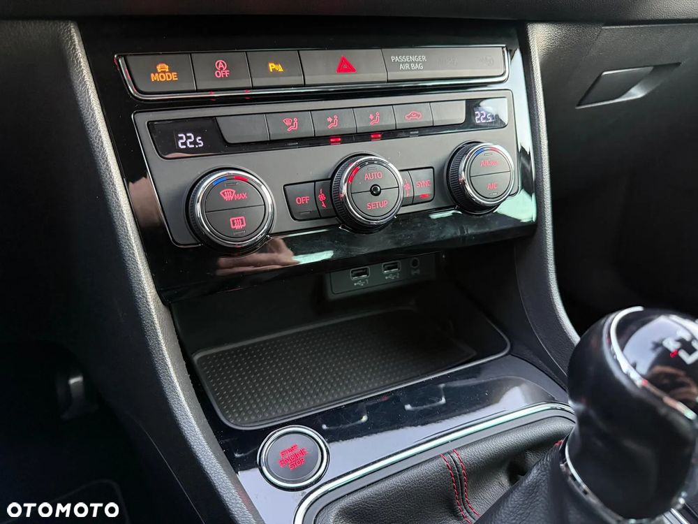 Seat Leon 2.0 TDI FR Black S&S - 28