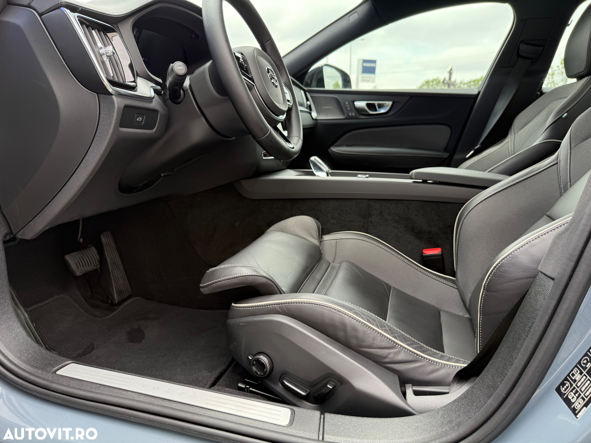 Volvo S60 B5 B AWD Ultimate Dark - 14