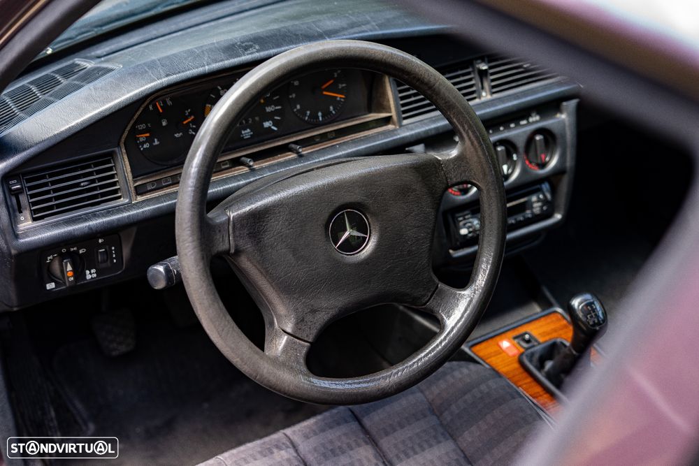 Mercedes-Benz W201 (1982-1993) 190 D 2.0 - 17