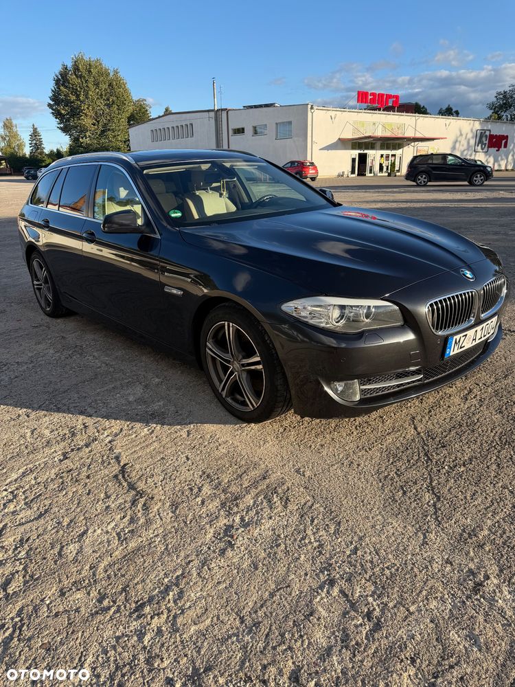 BMW Seria 5 525d - 9