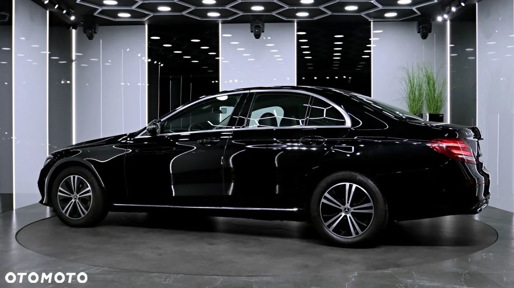 Mercedes-Benz Klasa E 220 d 4-Matic 9G-TRONIC - 4