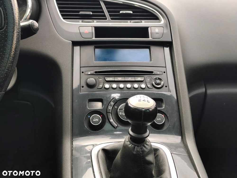 Peugeot 5008 1.6 HDi Family 7os - 15