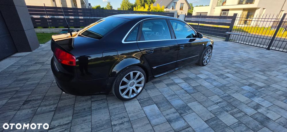 Audi A4 Limousine - 16