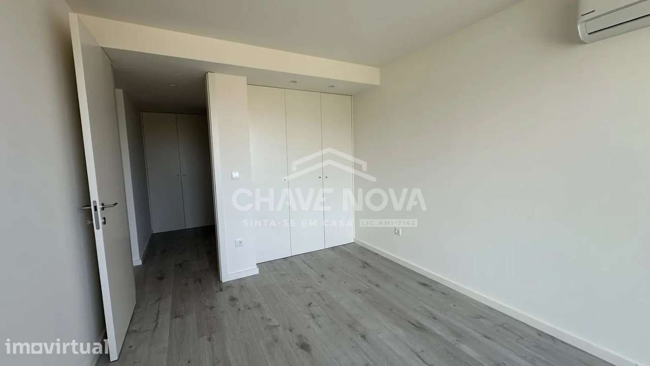 Um T1 novo, no Canidelo Gardens II com garagem, arrumos, vista mar CO - Grande imagem: 5/10