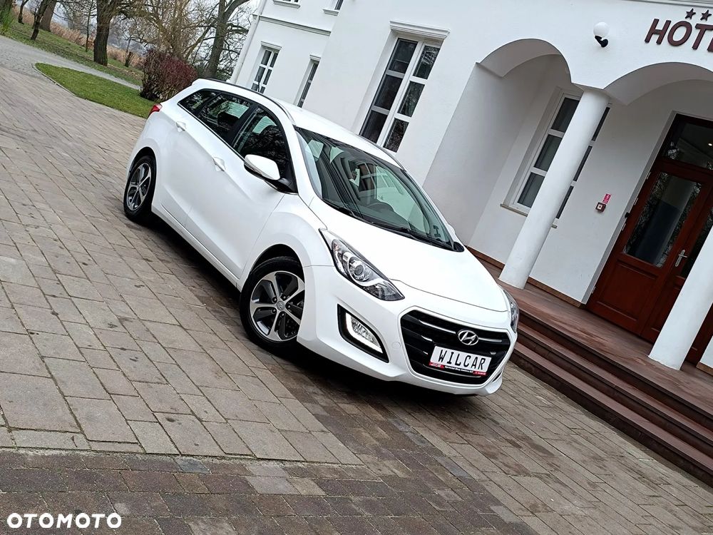 Hyundai i30 blue Kombi 1.6 GDi Style - 37