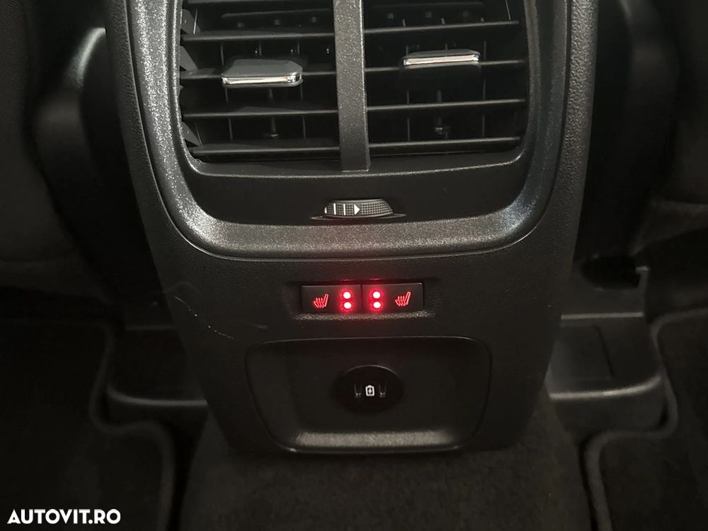 Ford Kuga - 24