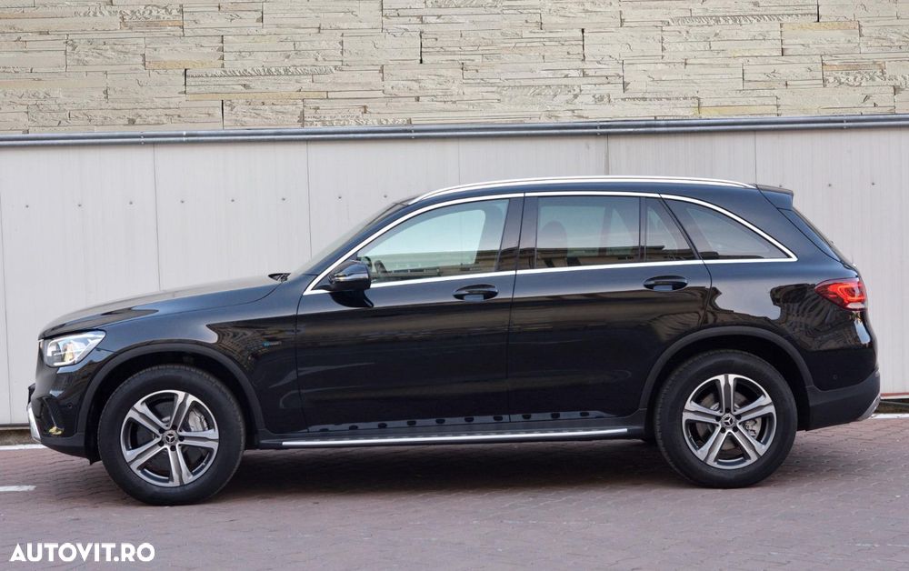 Mercedes-Benz GLC 300 e 4Matic 9G-TRONIC AMG Line - 12