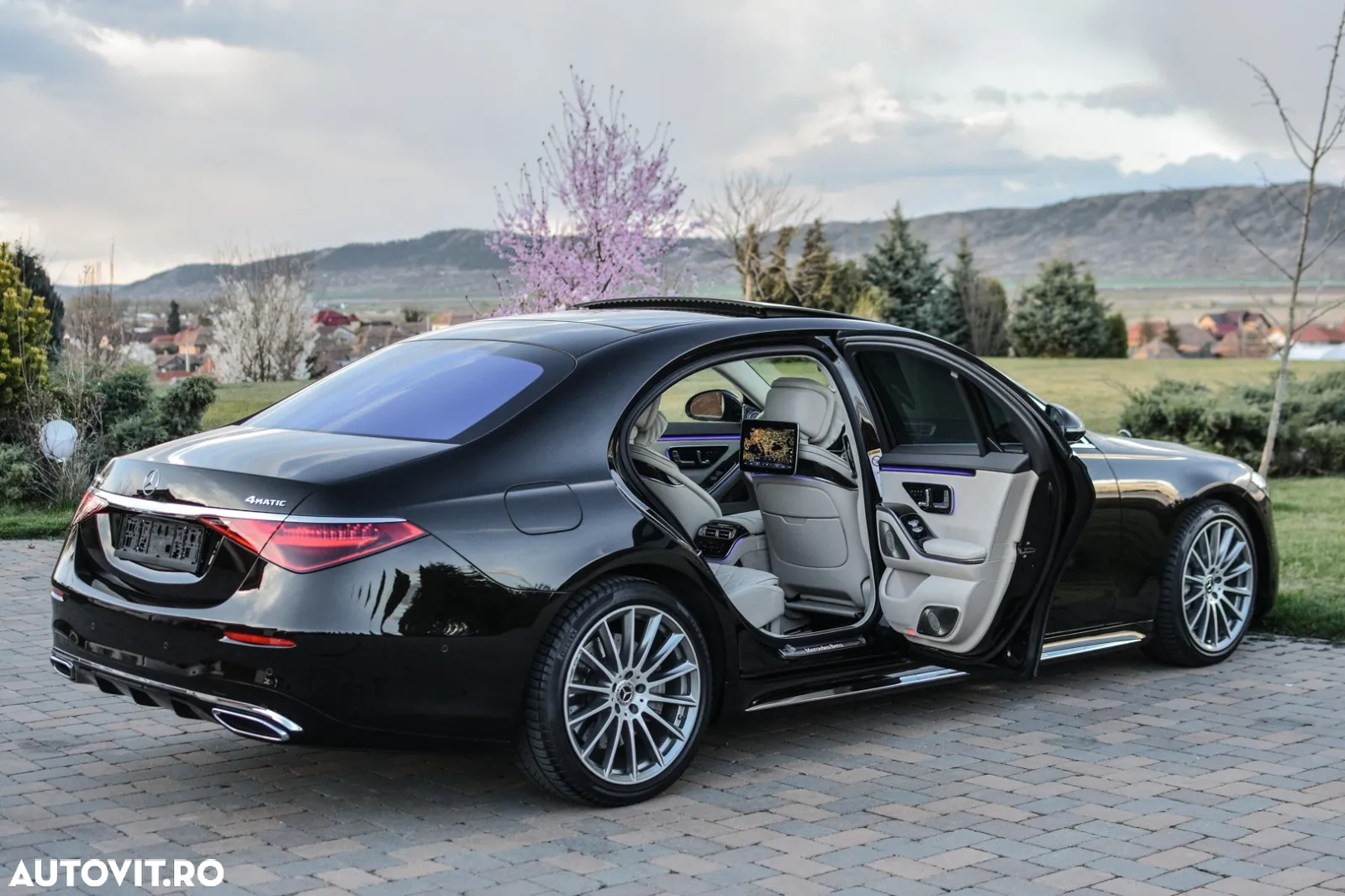 Mercedes-Benz S 400 d 4Matic L 9G-TRONIC - 36