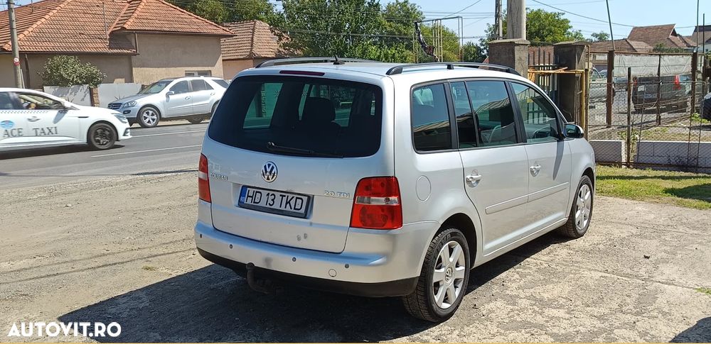 Volkswagen Touran 2.0 TDI DPF Trendline - 4