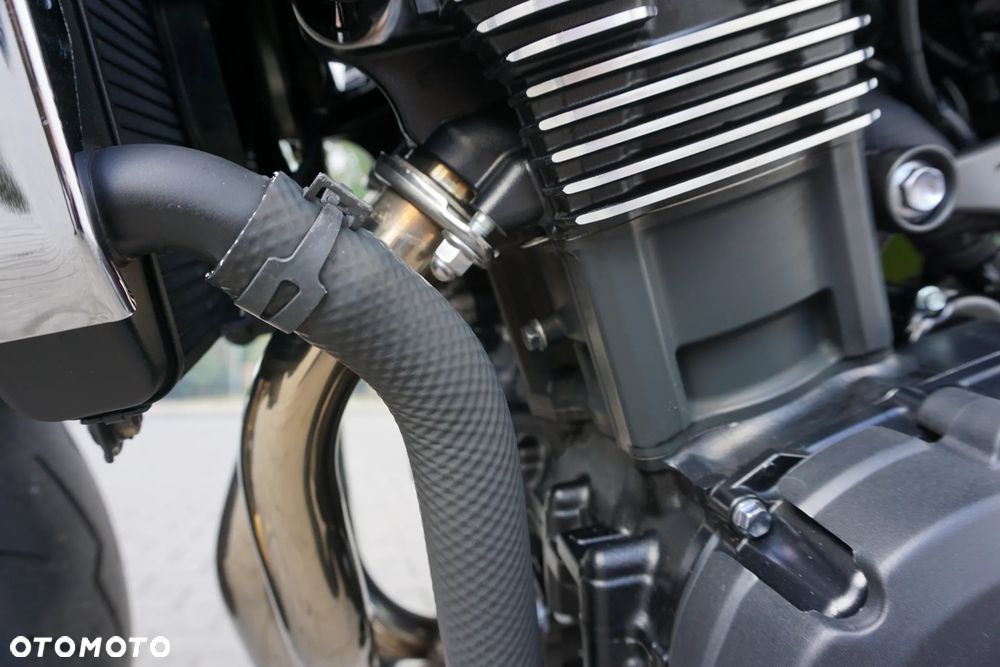 Kawasaki Z 900 RS - 12