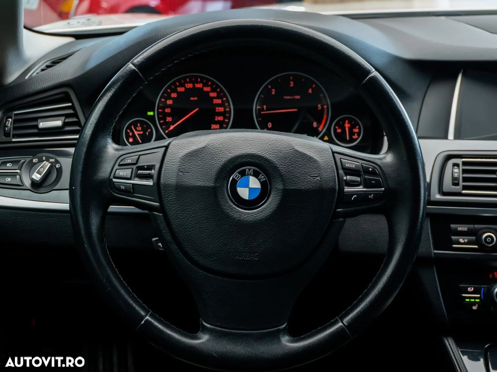 BMW Seria 5 520d AT - 40