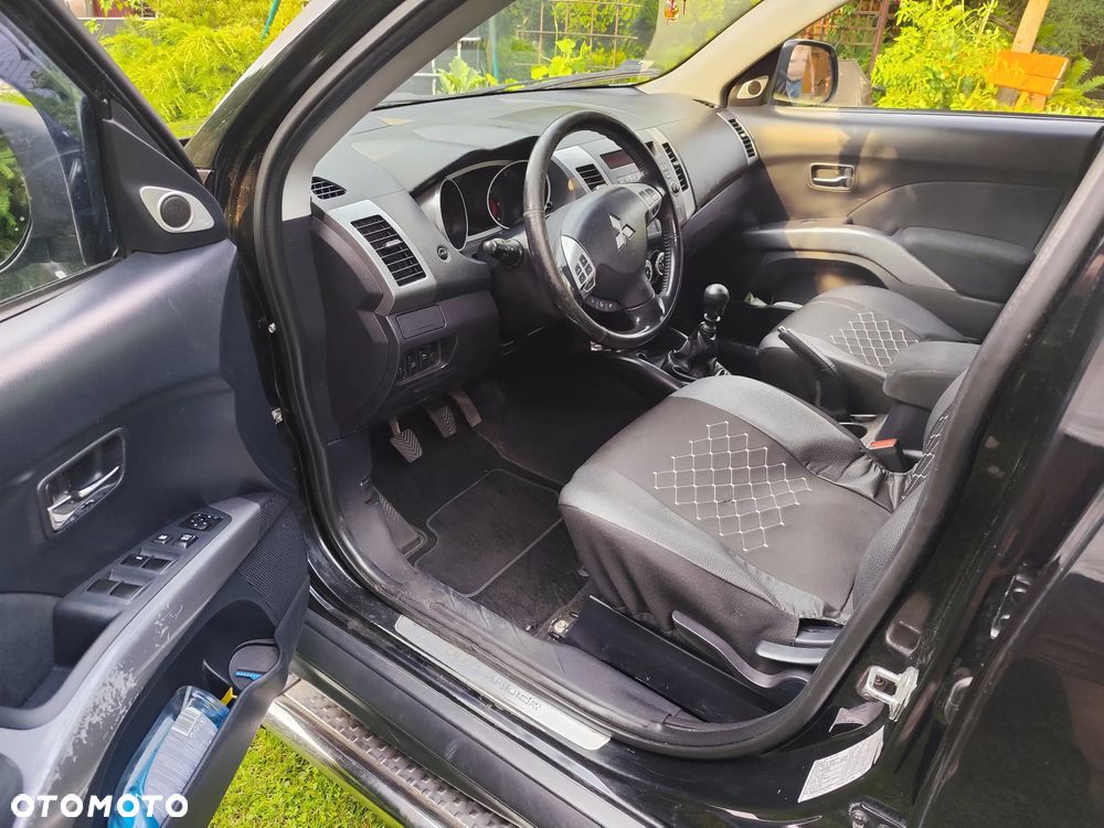 Mitsubishi Outlander - 8