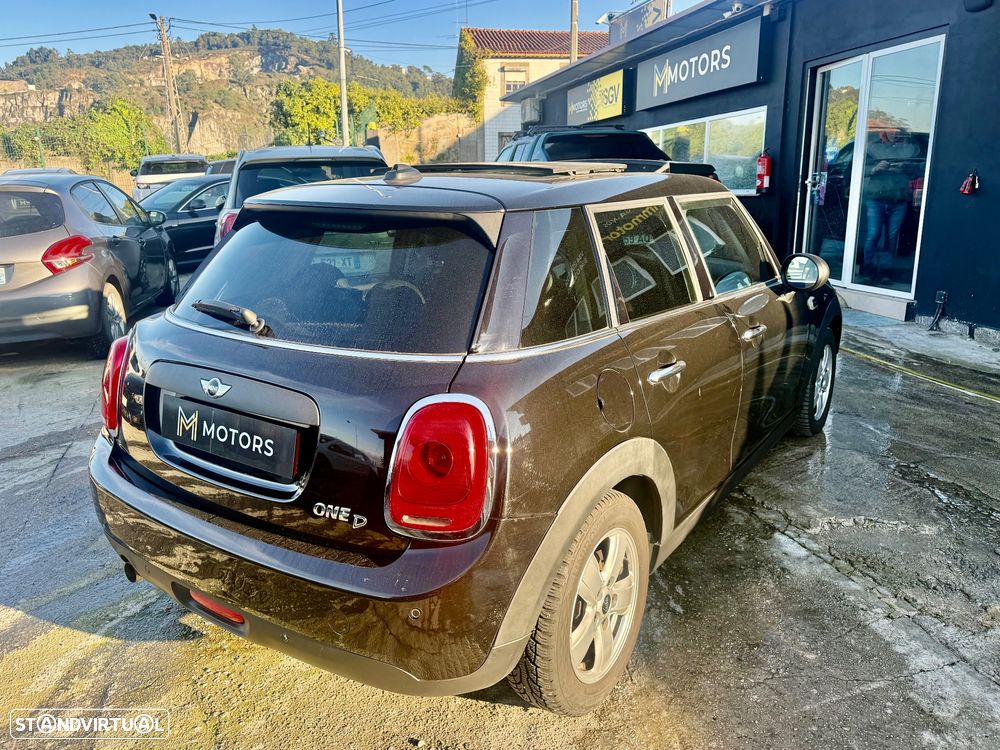 MINI 5 Portas Cooper D - 38
