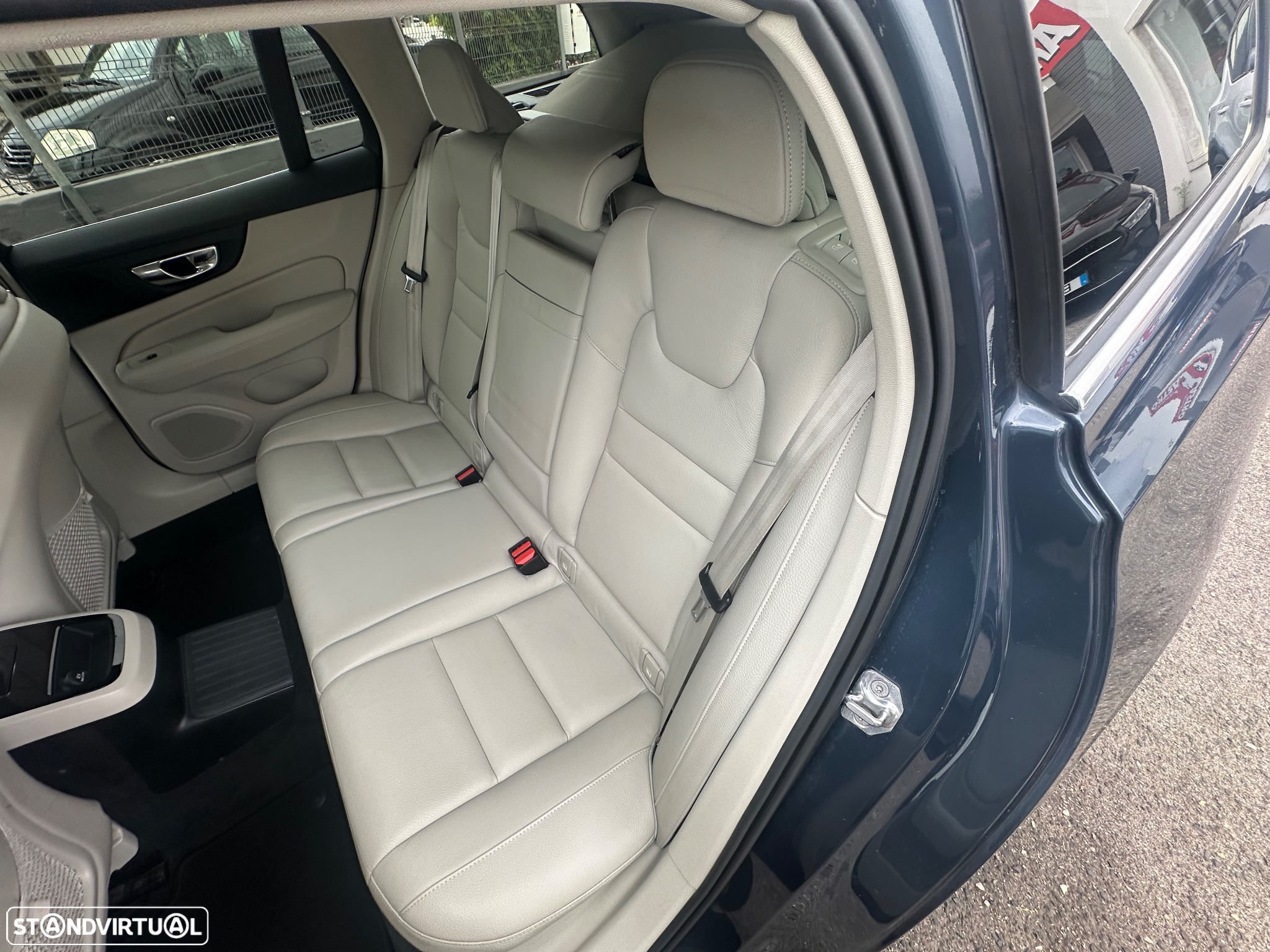 Volvo V60 2.0 T8 AWD TE Inscription - 8