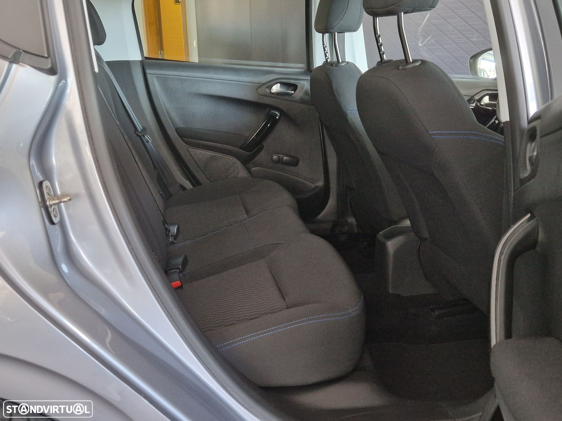 Peugeot 208 1.2 PureTech Signature - 14