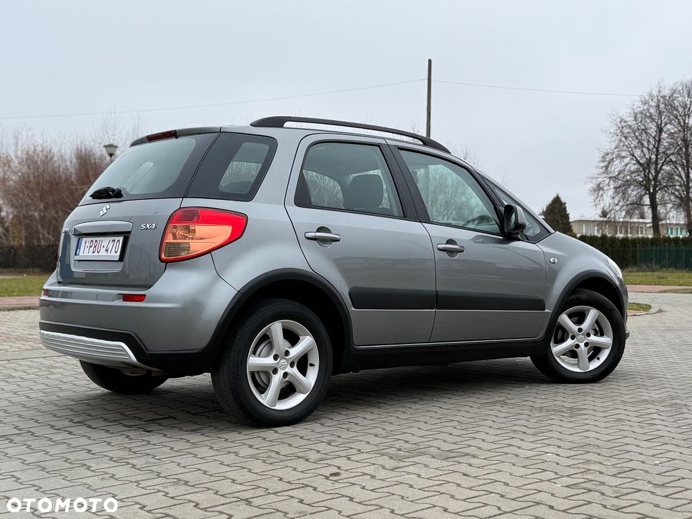 Suzuki SX4 1.5 Streetline 4x2 Classic - 3