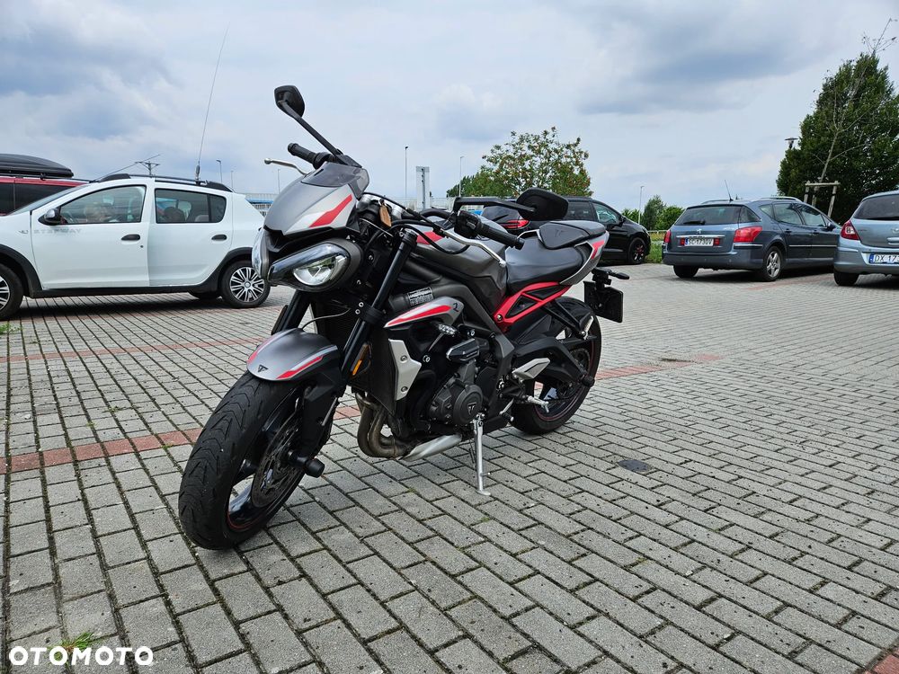 Triumph Street Triple - 9