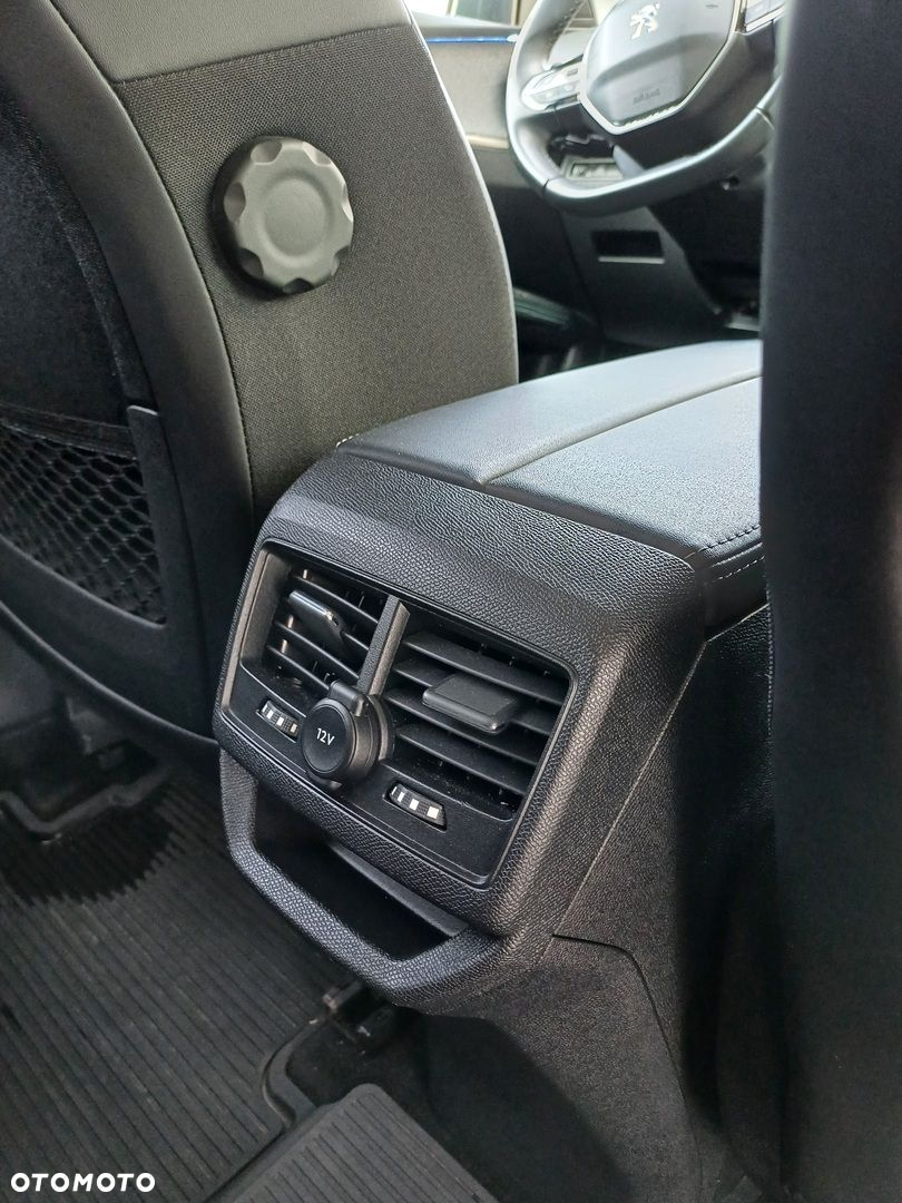 Peugeot 3008 1.2 PureTech Allure Pack S&S EAT8 - 32
