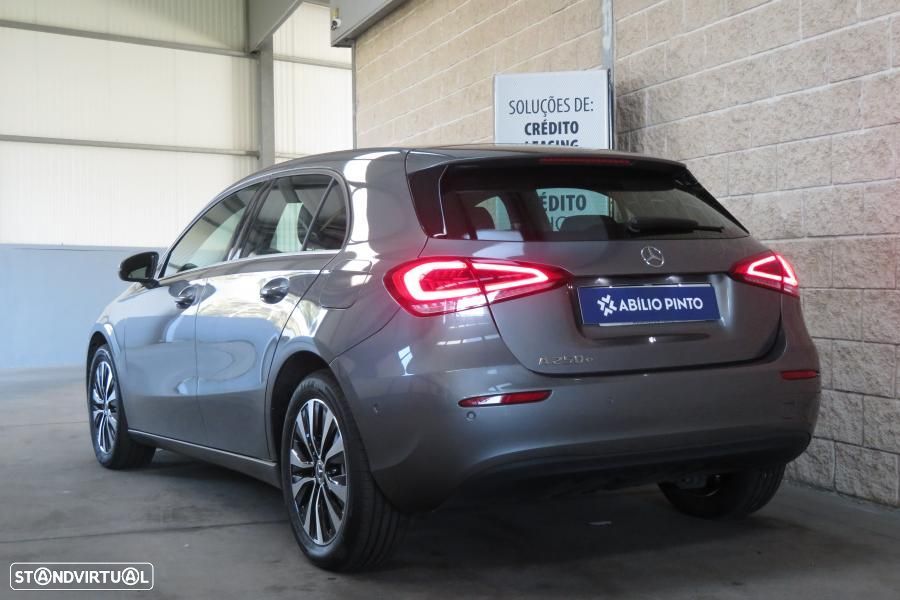 Mercedes-Benz A 250 e Style Plus - 4