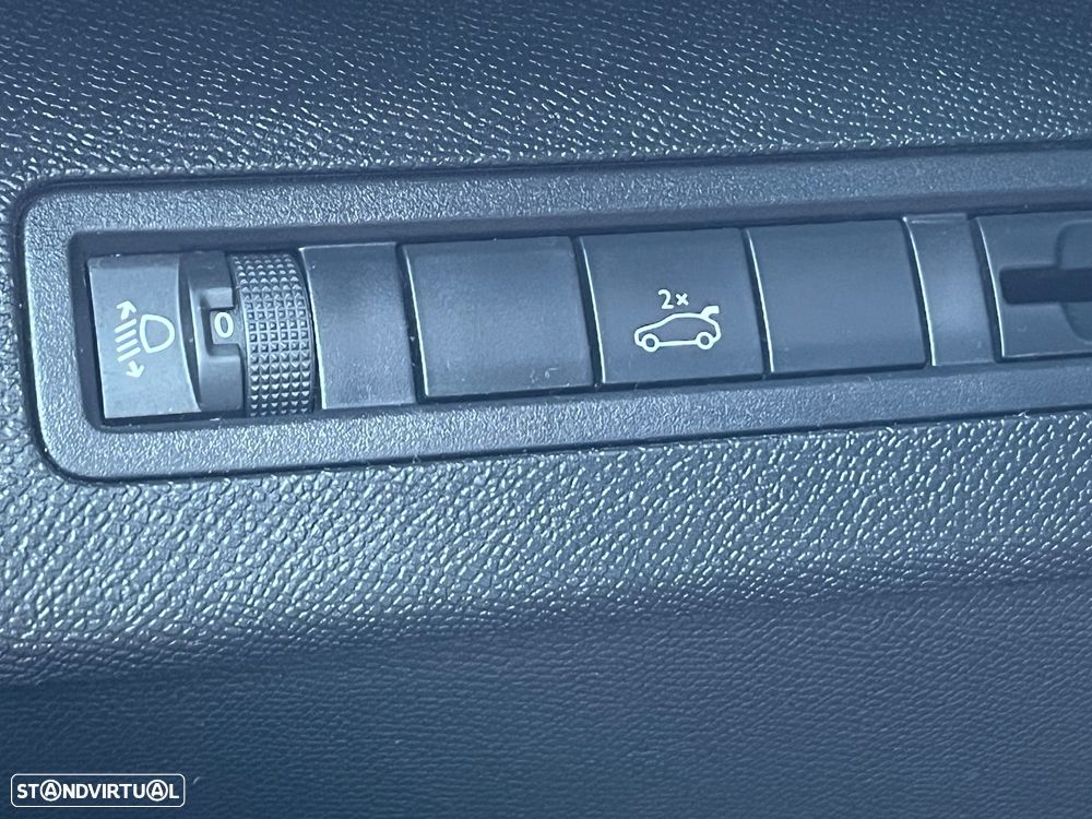 Peugeot 3008 PureTech 130 Stop & Start GPF Allure Pack - 30