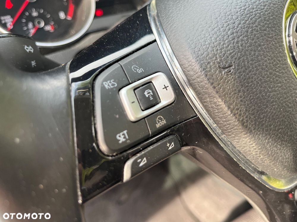 Volkswagen Passat - 21