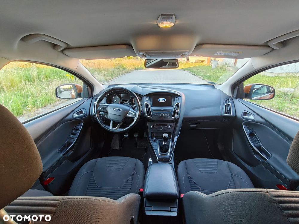 Ford Focus 1.0 EcoBoost Titanium - 9
