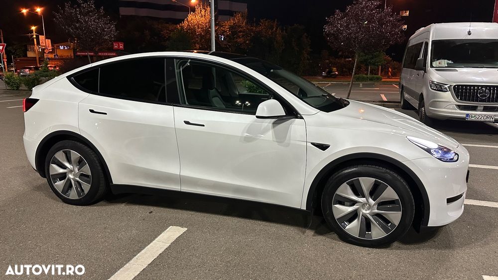 Tesla Model Y RWD - 3