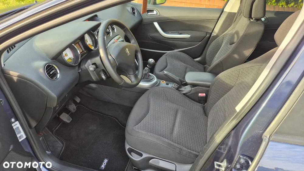 Peugeot 308 SW HDi FAP 135 Platinum - 12