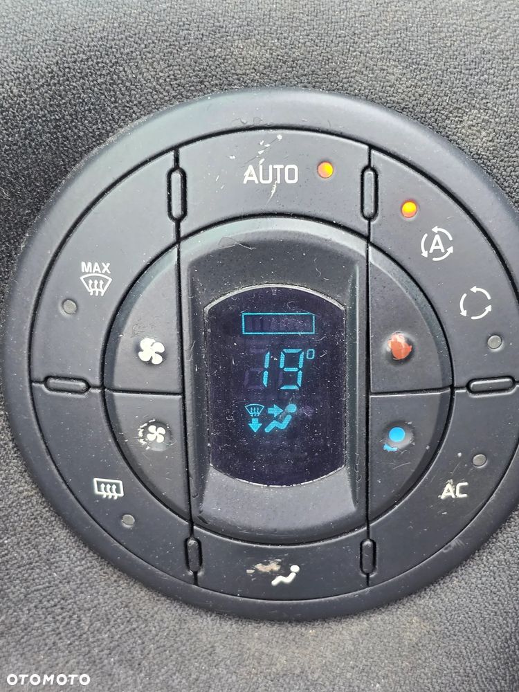 Renault Espace 2.0 dCi FAP Expression - 12