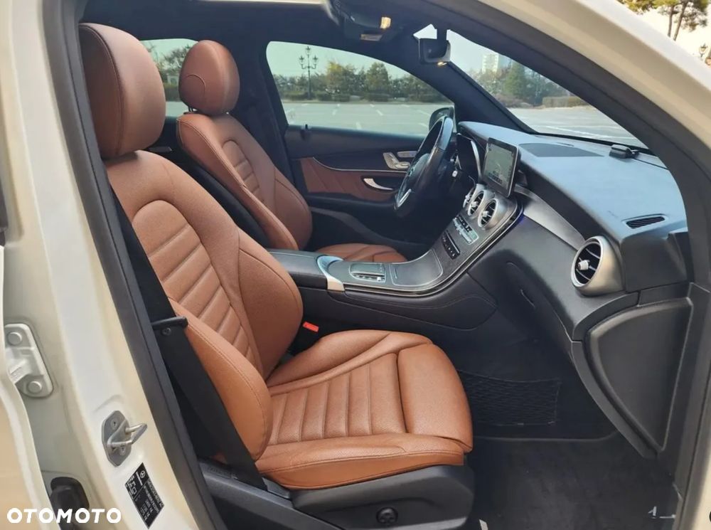 Mercedes-Benz GLC 300 4Matic 9G-TRONIC Exclusive - 17
