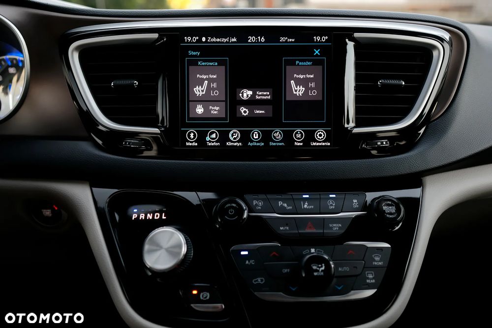 Chrysler Pacifica - 33