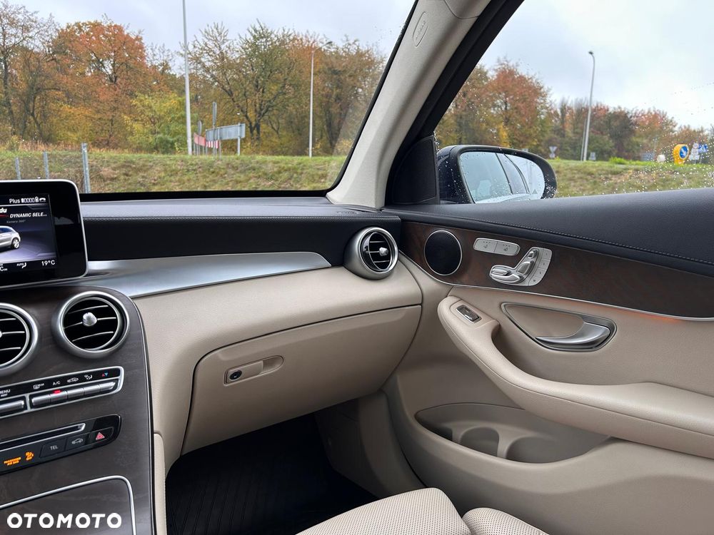 Mercedes-Benz GLC 220 d 4Matic 9G-TRONIC - 36