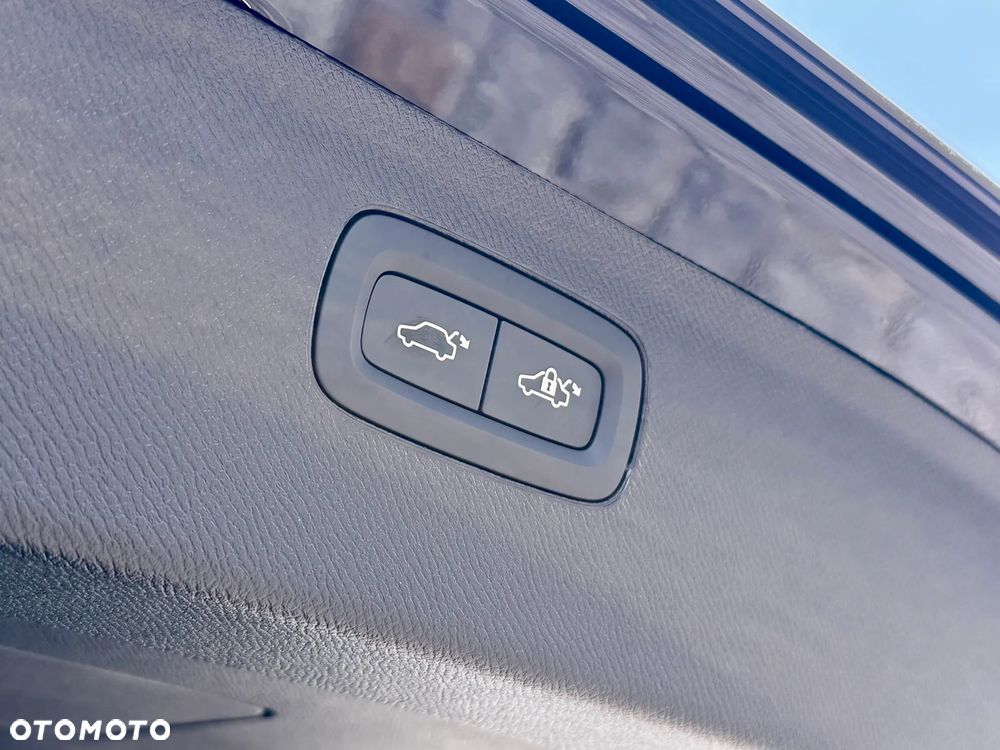 Volvo XC 90 T8 AWD Plug-In Hybrid Ultimate Bright 7os - 24