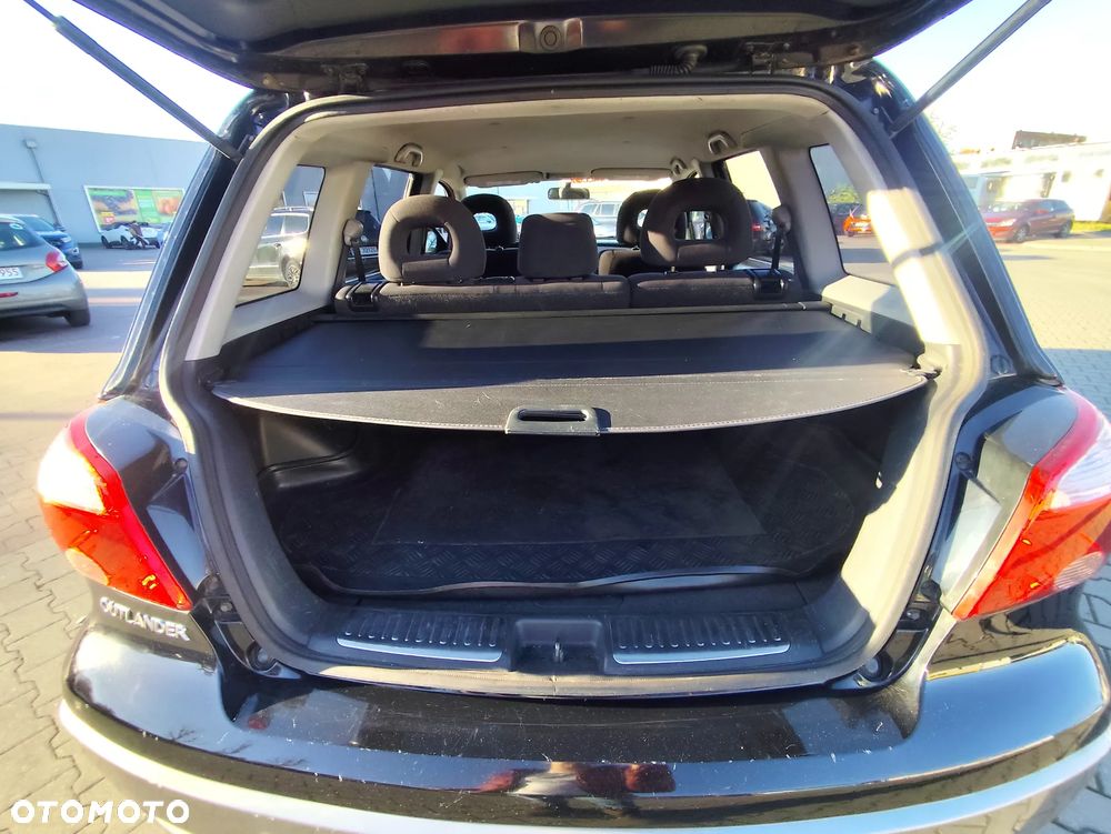 Mitsubishi Outlander - 30