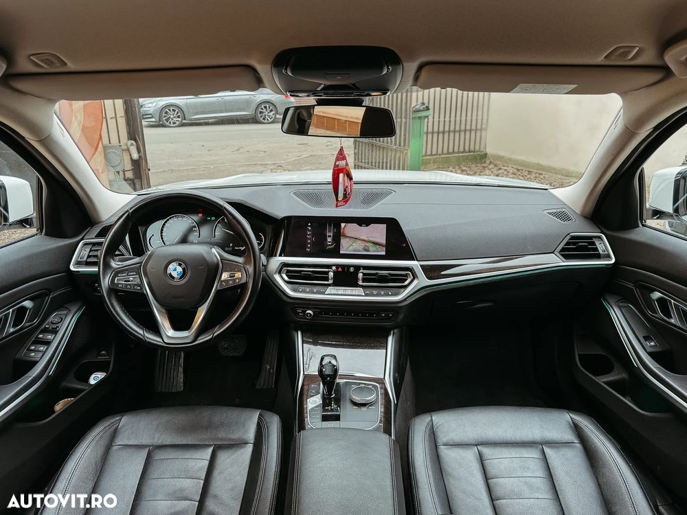 BMW Seria 3 320i AT - 7