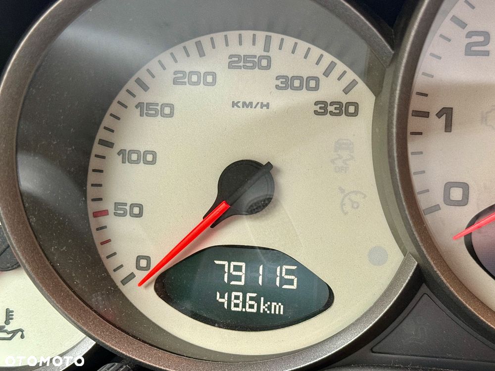 Porsche 911 Carrera S - 9