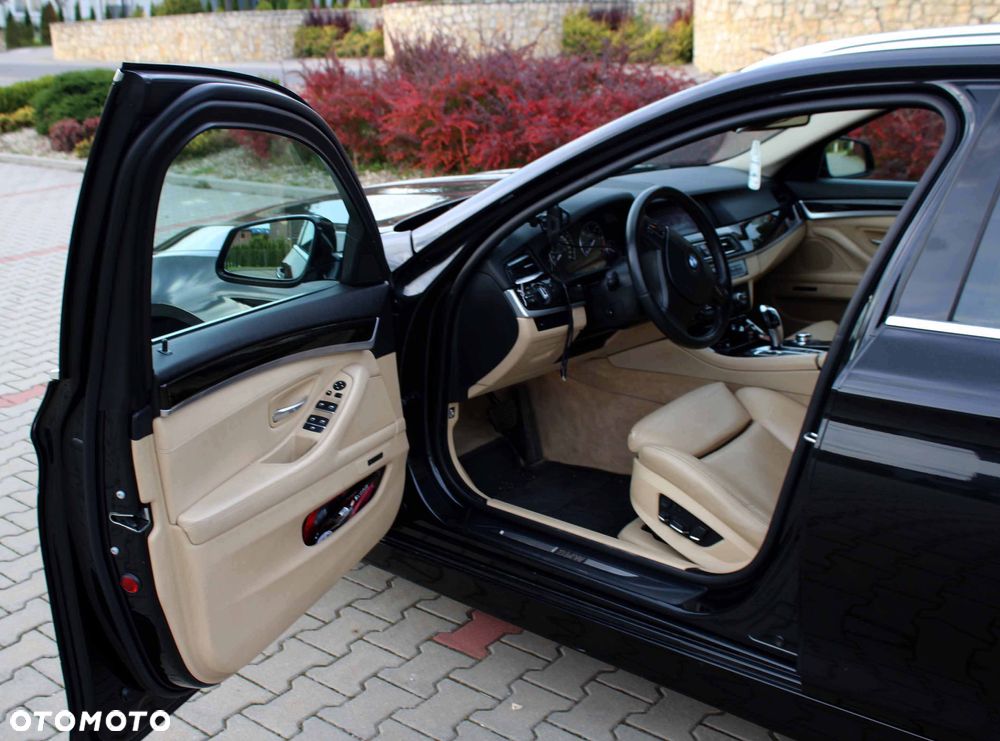 BMW Seria 5 525d - 10