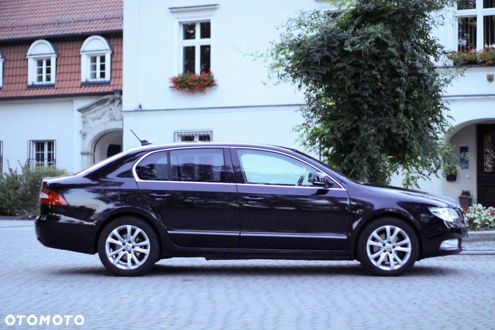 Skoda Superb 2.0 TDI Elegance DSG - 8