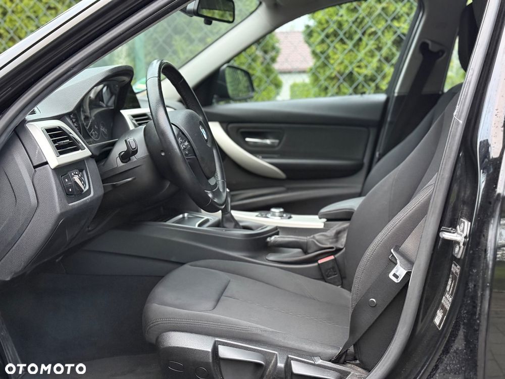 BMW Seria 3 316d EU6 - 25