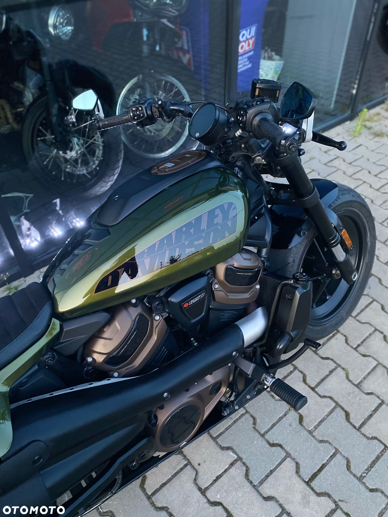 Harley-Davidson Sportster - 11