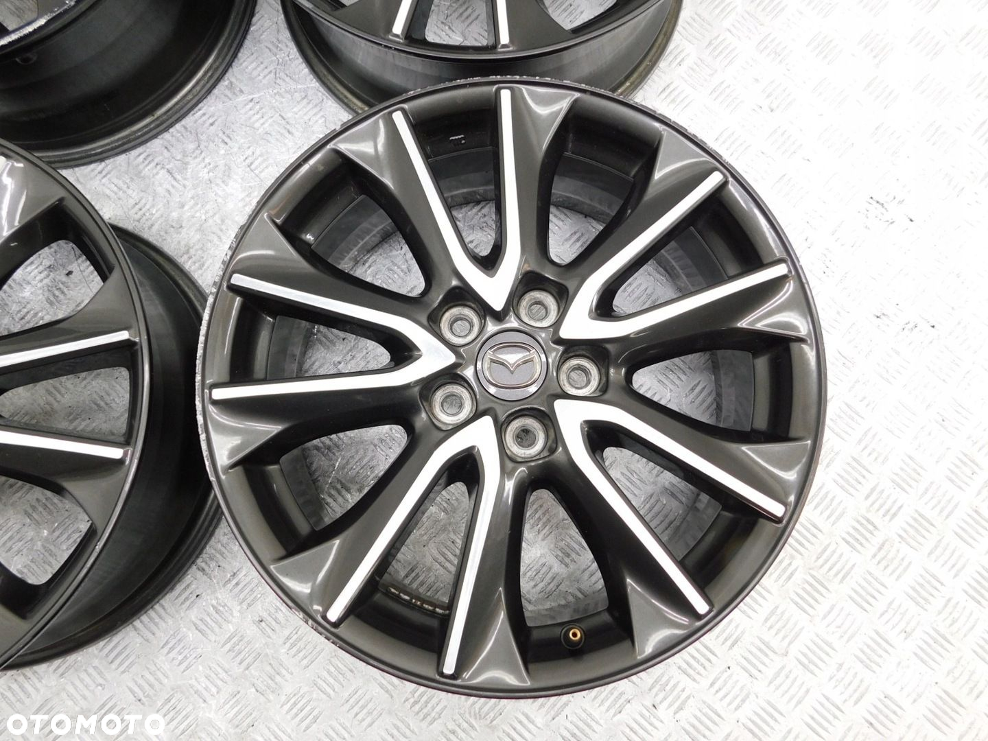 4x FELGI ALUMINIOWE 5x114,3 7Jx18 ET50 - MAZDA 3 6 CX-3 CX-30 CX-5 - 5