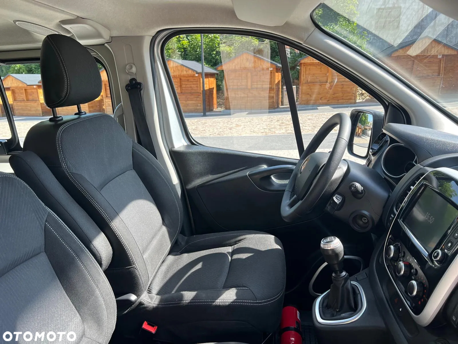 Renault Trafic L2H1 / 2.0 DCI / Brygadówka / 6 osób / - 27