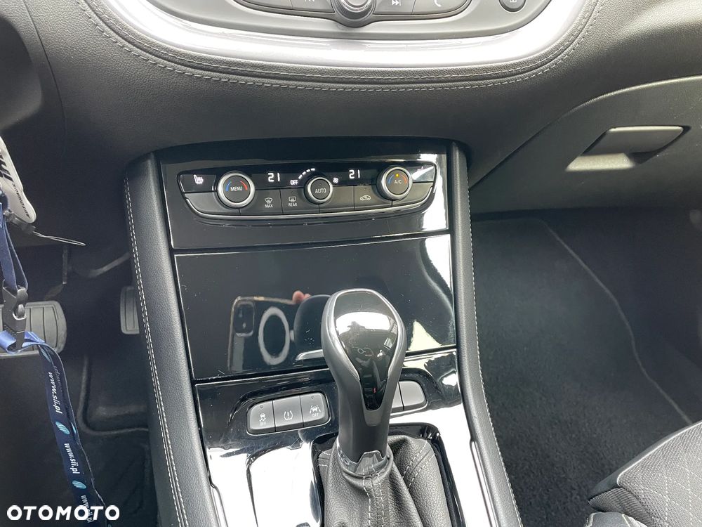 Opel Grandland X 1.2 Start/Stop Automatik Business Edition - 40