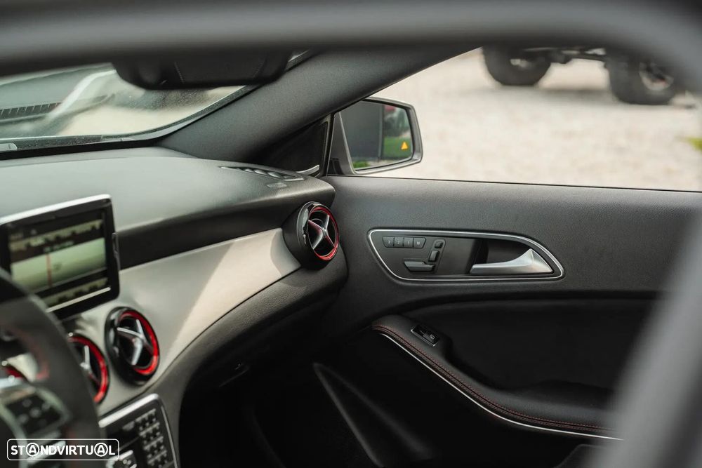 Mercedes-Benz GLA 45 AMG - 27