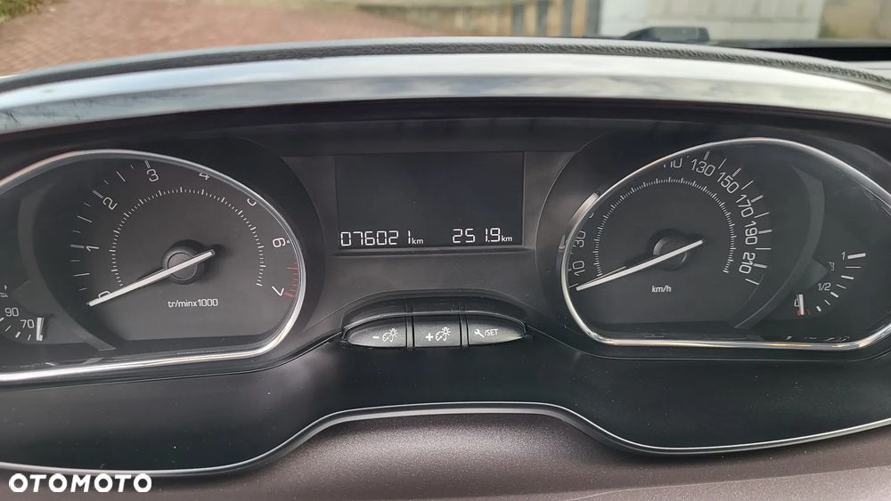 Peugeot 2008 1.2 VTi/Pure Tech Active - 10