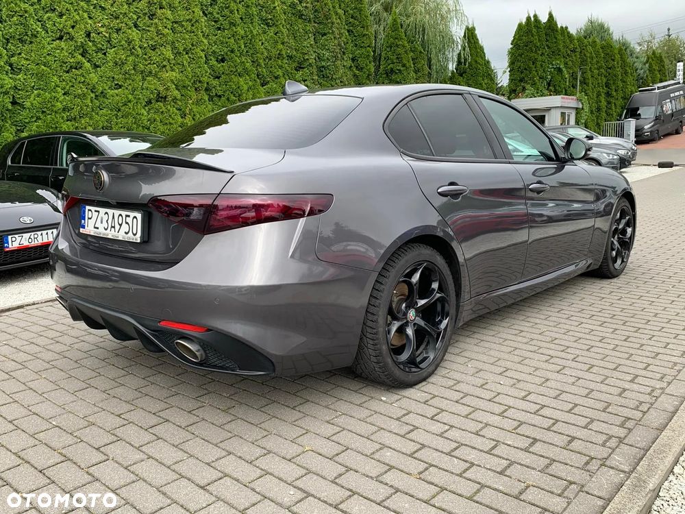 Alfa Romeo Giulia 2.2 D Turbo - 5