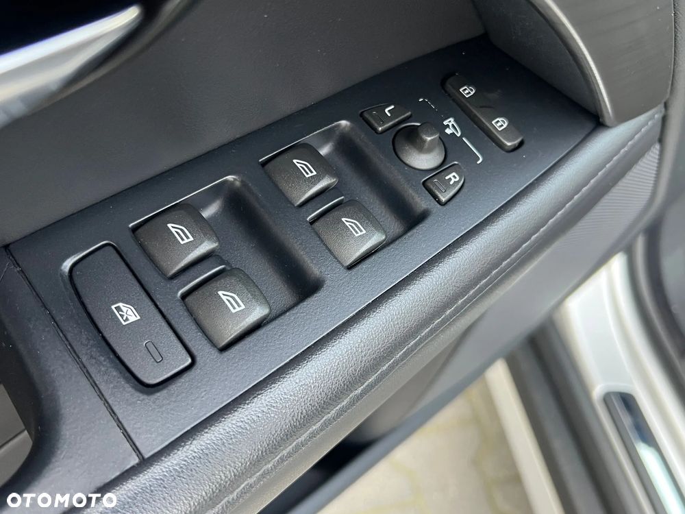 Volvo XC 70 D5 AWD Dynamic Summum - 26