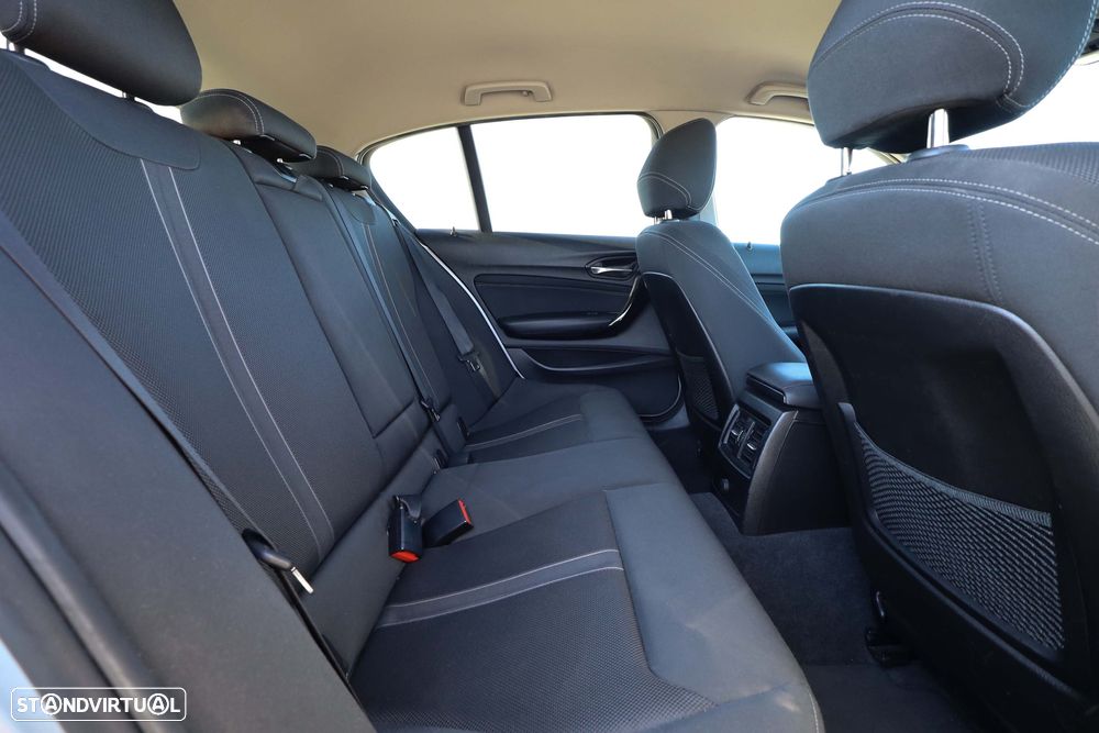 BMW 116 d Pack M - 21