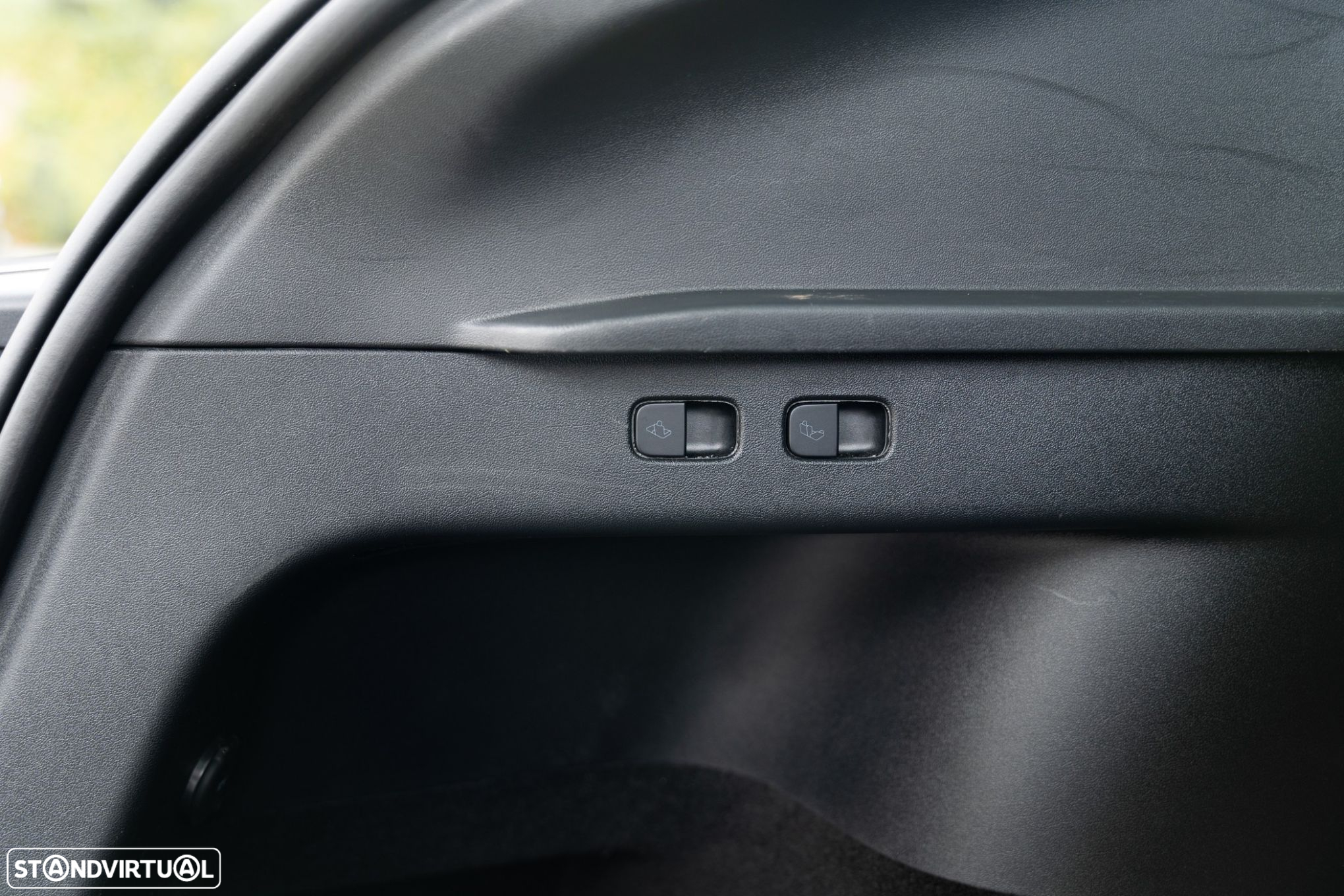Tesla Model Y RWD - 8