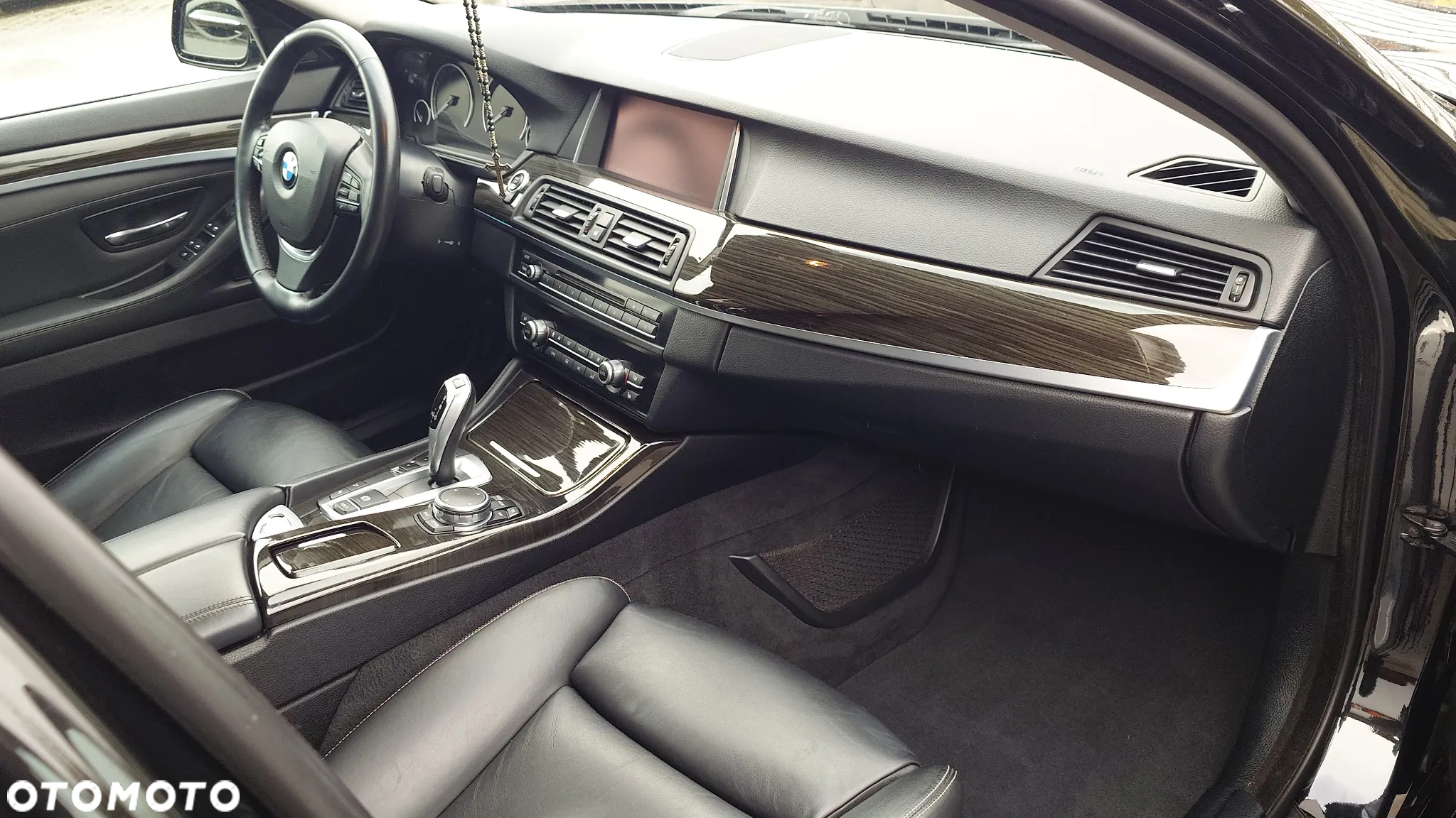 BMW Seria 5 535i xDrive Luxury Line - 36